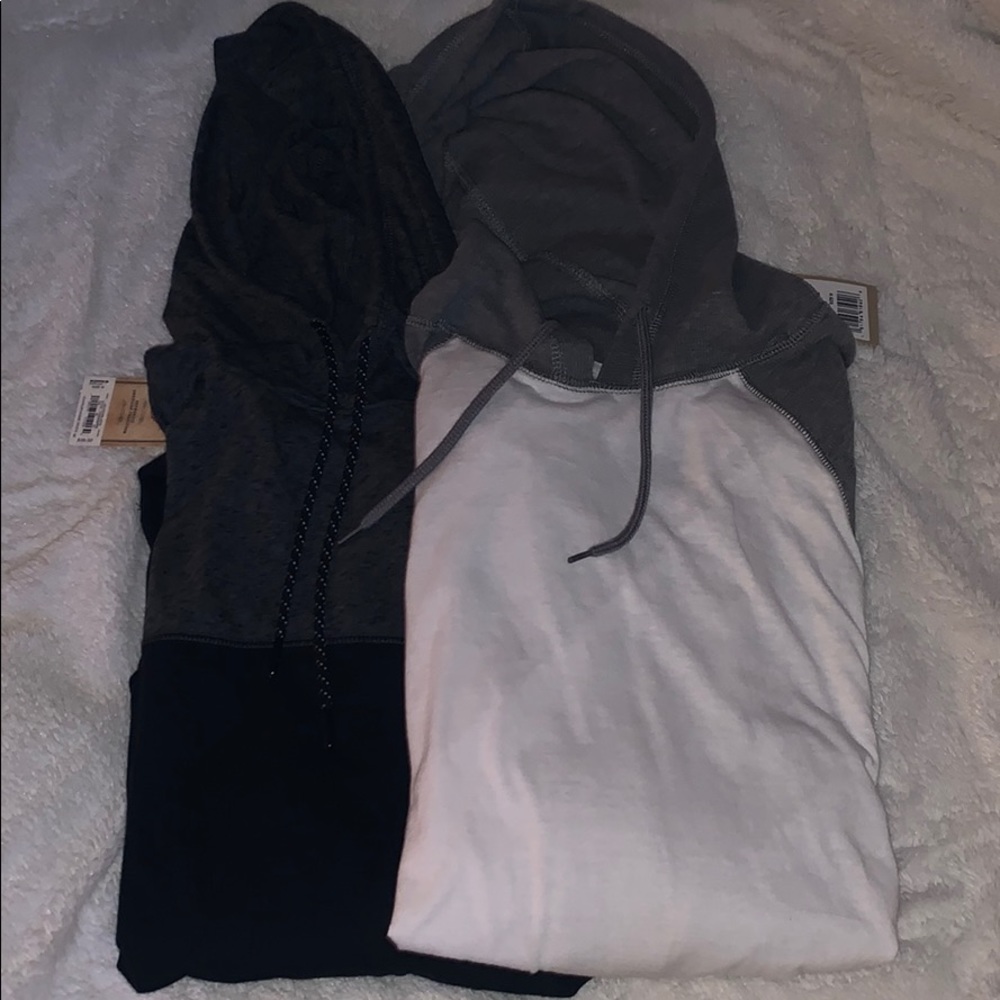 2 men’s long sleeve shirts